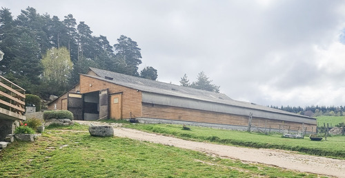 Photo de l'annonce : Places d'hivernage dans hangar fermé sécurisé