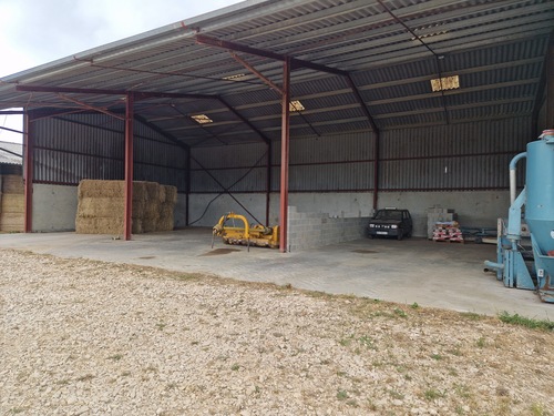 Photo de l'annonce : Places d'hivernage dans hangar couvert sécurisé