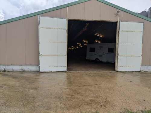 Photo de l'annonce : Place d'hivernage dans un hangar fermé