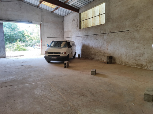 Photo de l'annonce : Places d'hivernage dans hangar fermé sécurisé