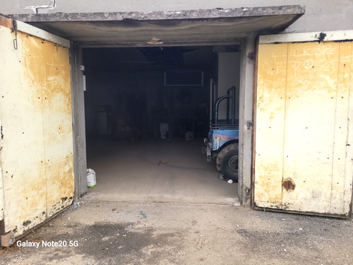 Photo de l'annonce : Places d'hivernage (hauteur max = 2m30), proche Annemasse