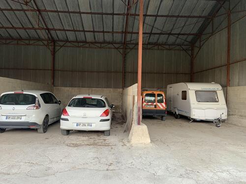 Photo de l'annonce : Places d'hivernage dans hangar couvert sécurisé