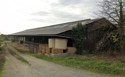 Photo de l'annonce : Places d'hivernage dans hangar couvert avec accès autonome