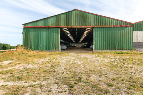 Photo de l'annonce : Place d'hivernage dans hangar 1000m2 proche Plaudren