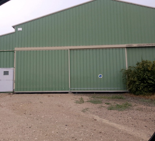 Photo de l'annonce : Places d'hivernage dans hangar fermé sécurisé