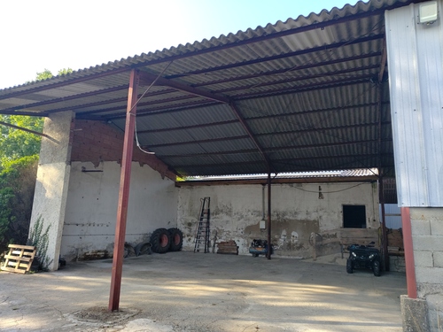 Photo de l'annonce : Places d'hivernage dans hangar couvert sécurisé