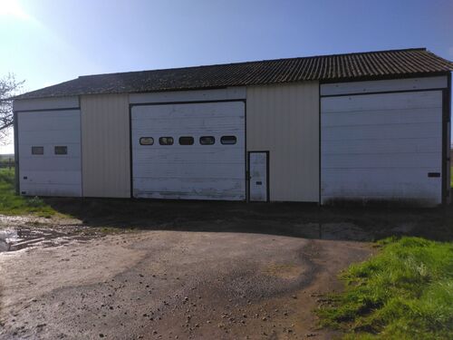 Photo de l'annonce : Places d'hivernage dans un hangar ouvert et sécurisé