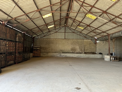 Photo de l'annonce : Places d'hivernage dans hangar fermé