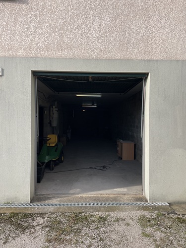 Photo de l'annonce : Places d'hivernage dans hangar fermé sécurisé