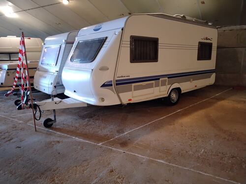 Photo de l'annonce : Places d'hivernage dans hangar fermé sécurisé