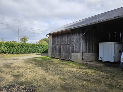 Photo de l'annonce : Places d'hivernage dans hangar fermé sécurisé