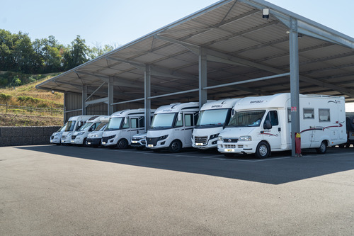 Photo de l'annonce : Places d'hivernage sur terrain plein air sécurisé