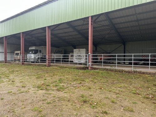 Photo de l'annonce : Places d'hivernage dans hangar couvert sécurisé