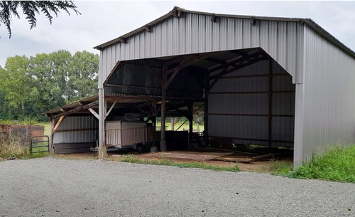 Photo de l'annonce : Places d'hivernage dans hangar couvert sécurisé