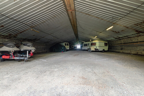 Photo de l'annonce : Places d'hivernage en intérieur dans bâtiment fermé sécurisé