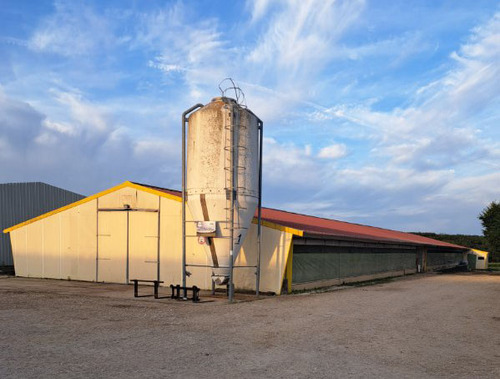 Photo de l'annonce : Places d'hivernage dans hangar fermé sécurisé