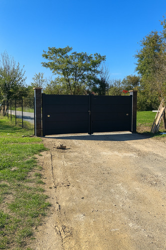 Photo de l'annonce : Places d'hivernage en extérieur - terrain plein air et sécurisé