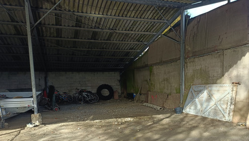 Photo de l'annonce : Places d'hivernage dans hangar couvert sécurisé