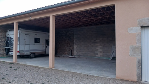 Photo de l'annonce : Places d'hivernage dans hangar couvert