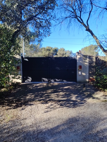 Photo de l'annonce : Places d'hivernage extérieur - terrain plein air sécurisé