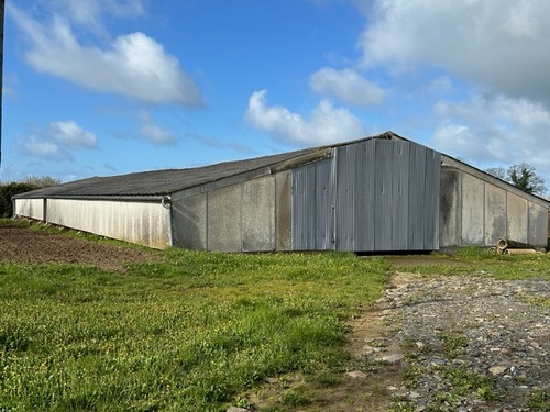 Photo de l'annonce : Place d'hivernage dans hangar fermé