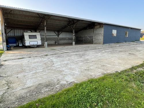 Photo de l'annonce : Places d'hivernage dans hangar couvert sécurisé