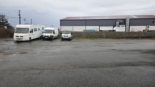 Photo de l'annonce : Places d'hivernage sur terrain plein air sécurisé