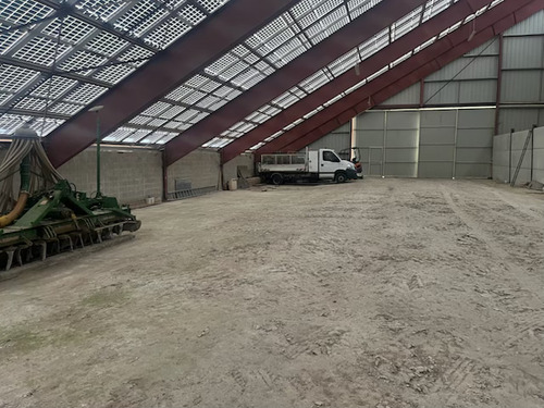 Photo de l'annonce : Places d'hivernage dans hangar fermé sécurisé