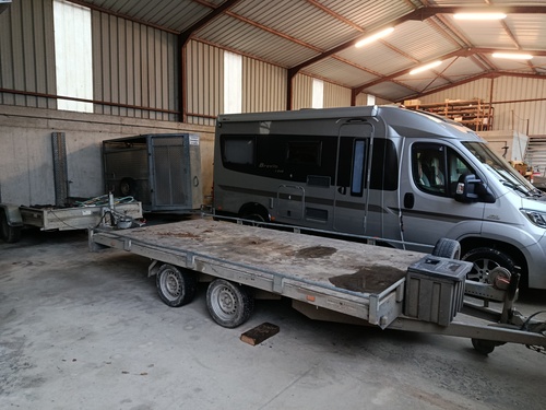 Photo de l'annonce : Place d'hivernage dans bâtiment fermé 3 côtés