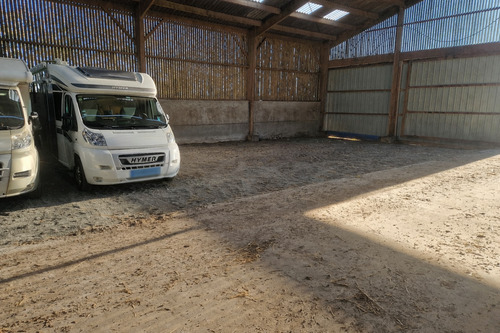Photo de l'annonce : Places d'hivernage dans hangar fermé