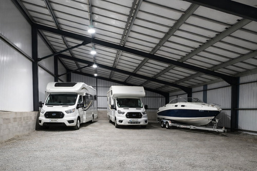 Photo de l'annonce : Places d'hivernage en intérieur dans bâtiment fermé sécurisé