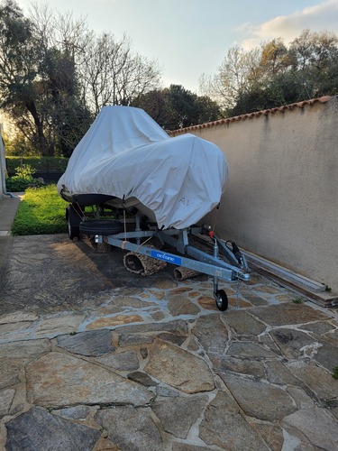 Photo de l'annonce : Places d'hivernage sur terrain plein air sécurisé