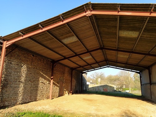 Photo de l'annonce : Place hivernage dans hangar couvert