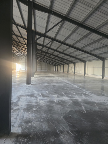 Photo de l'annonce : Place d'hivernage dans hangar sécurisé, 1h de Paris