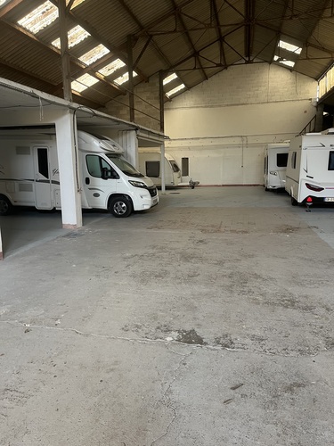 Photo de l'annonce : Places d'hivernage dans hangar fermé sécurisé