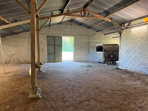 Photo de l'annonce : Places d'hivernage en intérieur dans bâtiment fermé sécurisé