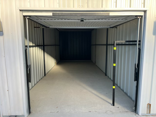 Photo de l'annonce : Box sécurisé pour stockage, garde-meubles et véhicules légers