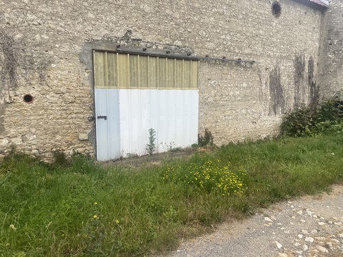 Photo de l'annonce : Places d'hivernage en intérieur dans bâtiment fermé sécurisé
