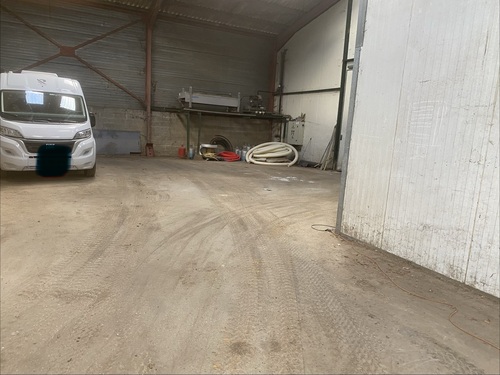 Photo de l'annonce : Places d'hivernage en intérieur dans bâtiment fermé sécurisé