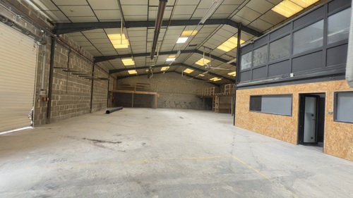 Photo de l'annonce : Places d'hivernage en intérieur dans bâtiment fermé sécurisé