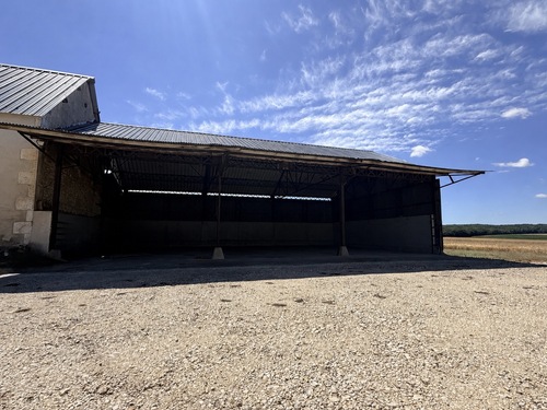 Photo de l'annonce : Places d'hivernage dans hangar couvert sécurisé