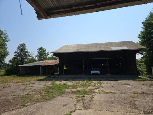 Photo de l'annonce : Places d'hivernage dans hangar couvert sécurisé