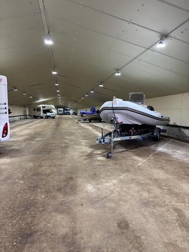 Photo de l'annonce : Places d'hivernage en intérieur dans bâtiment fermé sécurisé