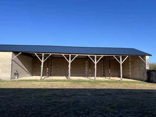 Photo de l'annonce : Places d'hivernage dans hangar couvert sécurisé