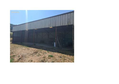 Photo de l'annonce : Places d'hivernage dans hangar couvert