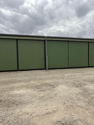 Photo de l'annonce : Places d'hivernage dans hangar couvert sécurisé
