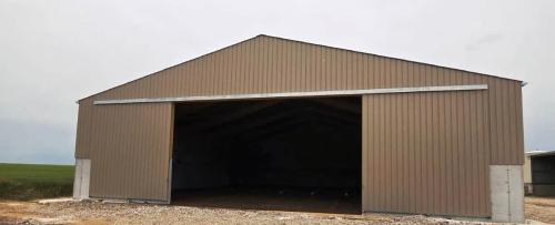 Photo de l'annonce : Espace couvert avec sol en béton