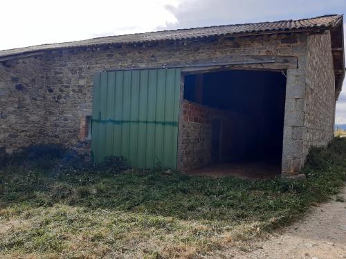 Photo de l'annonce : Espace intérieur avec sol en terre