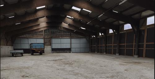 Photo de l'annonce : Espace couvert avec sol en béton