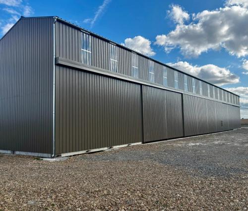 Photo de l'annonce : Espace intérieur avec sol en gravier